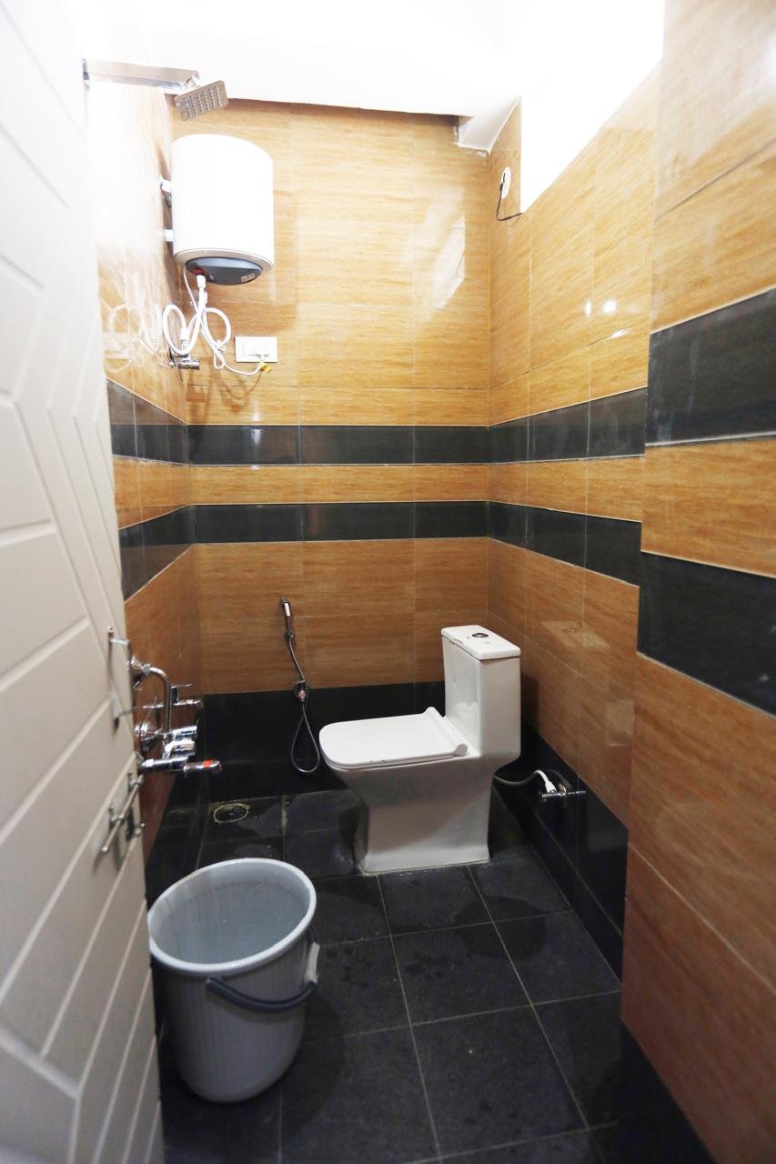 Bathroom2 (1)
